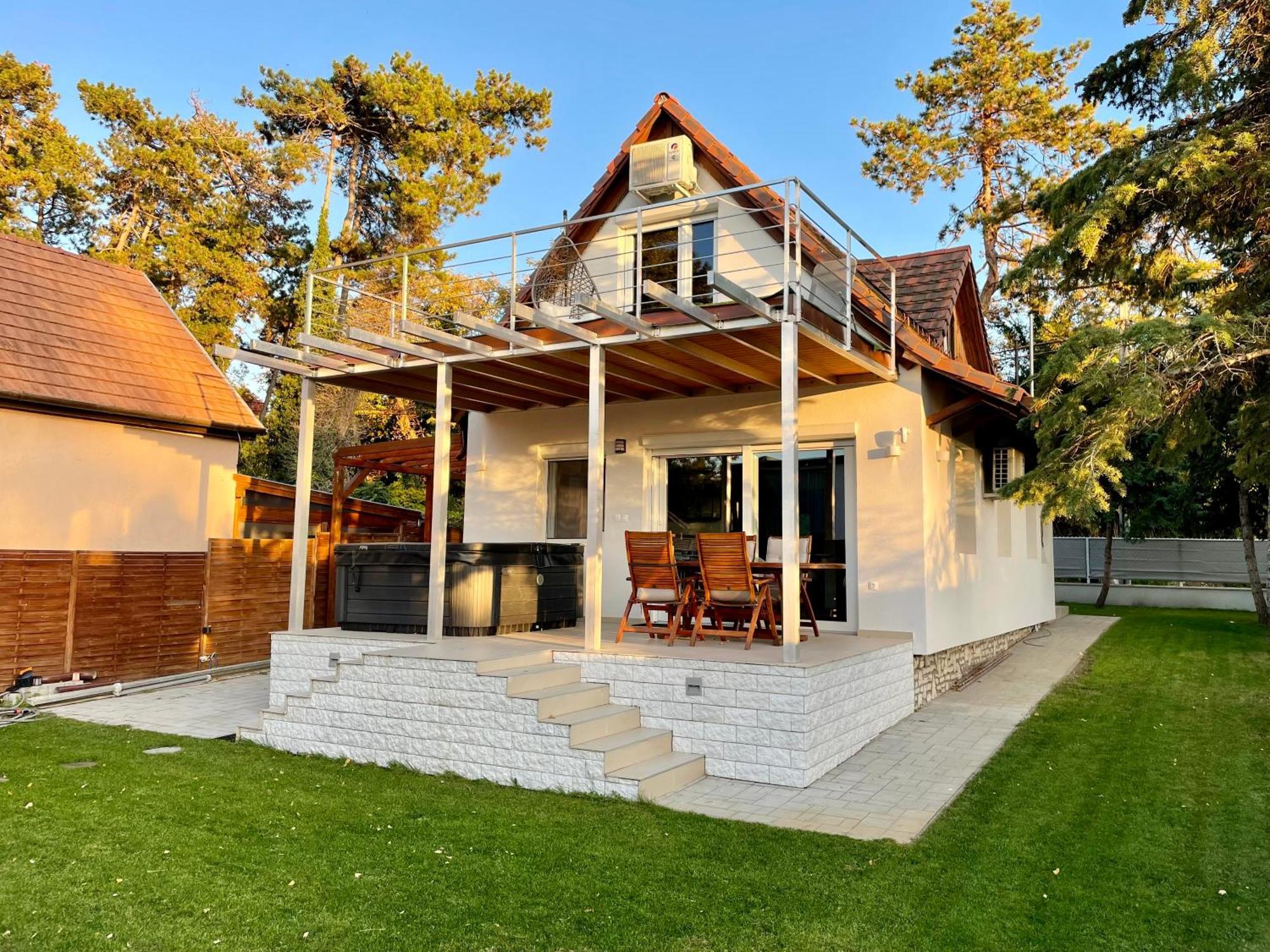 Felix House Шіофок
